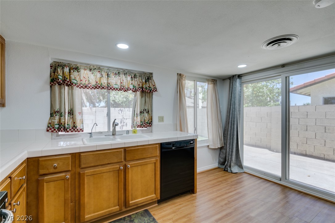 3422 Pecos Way Property Photo 18