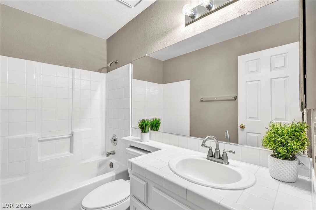 2143 Sun Swept Way Property Photo 3