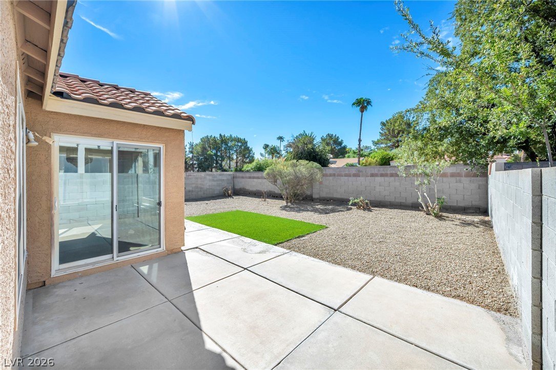 2143 Sun Swept Way Property Photo 9