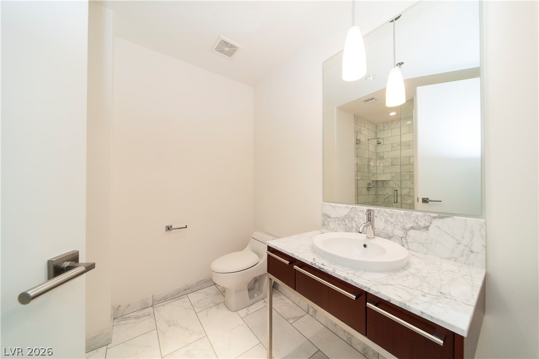 4471 Dean Martin Drive 4002 Property Photo 11