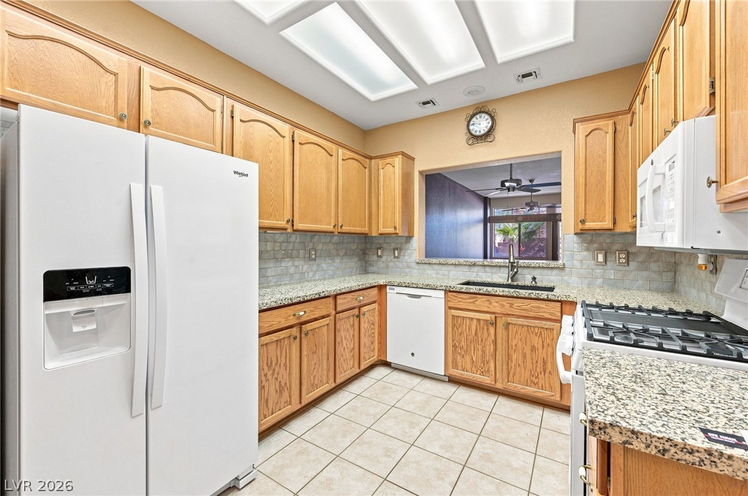 2230 Canyon Song Avenue Property Photo 10