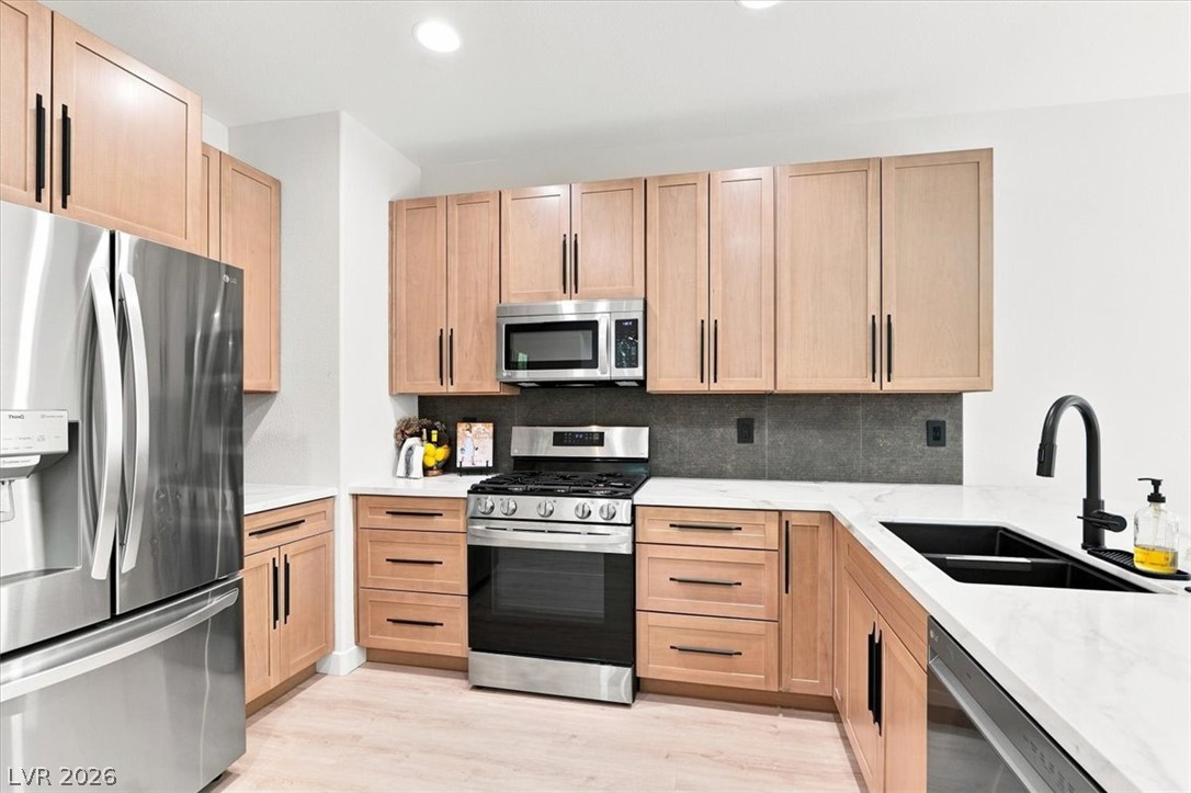 232 Friendly Court Property Photo 9