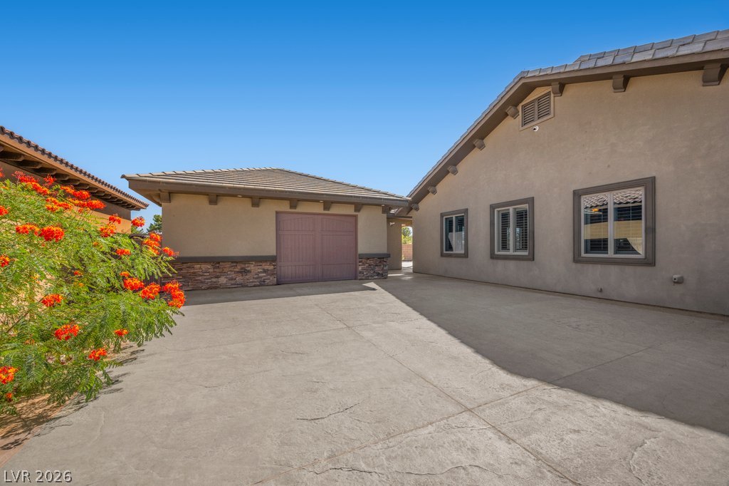 8035 Palm Cove Court Property Photo 13