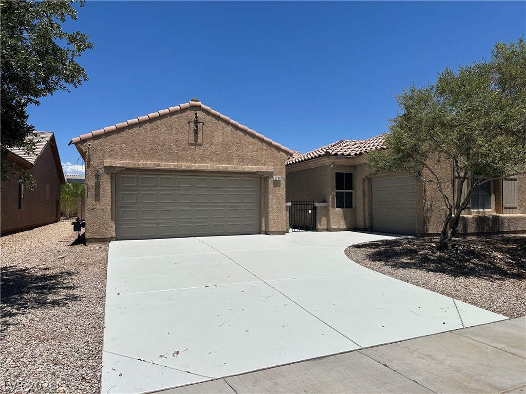 5728 Flying Birdie Avenue Property Photo 2