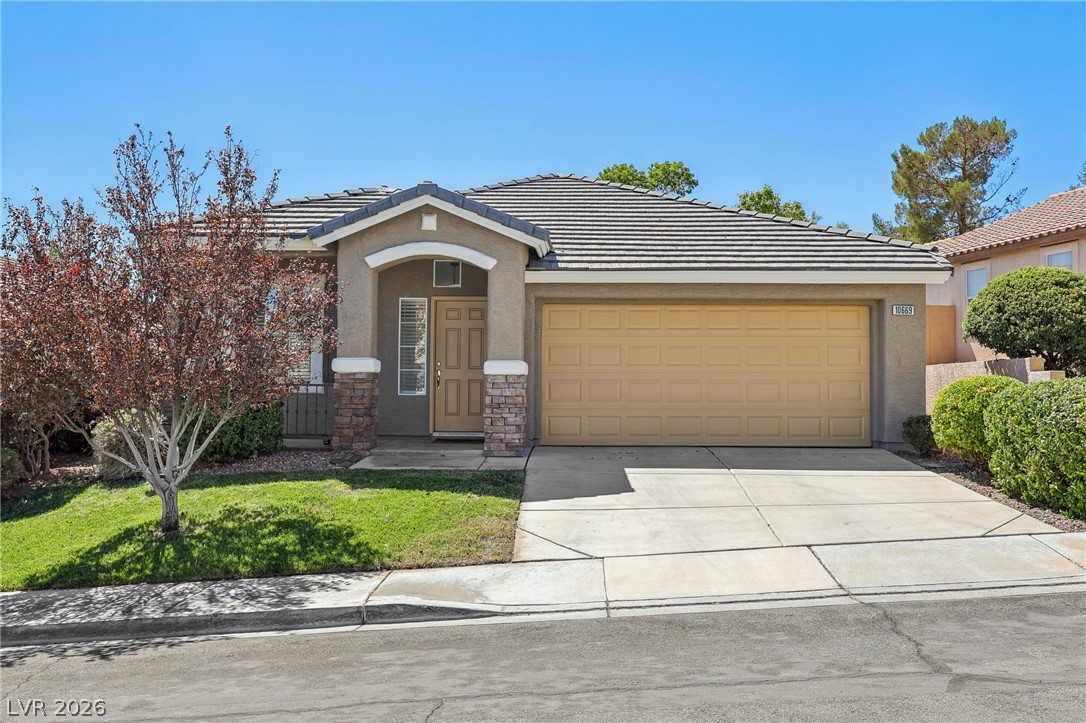 10669 Oak Crest Avenue Property Photo 2