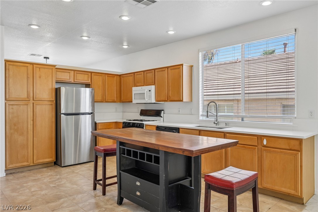 10669 Oak Crest Avenue Property Photo 12