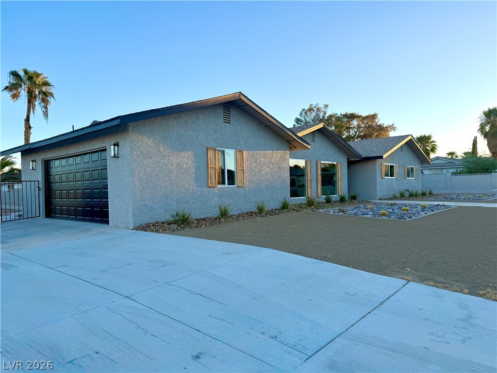 2755 South Torrey Pines Drive Property Photo 4