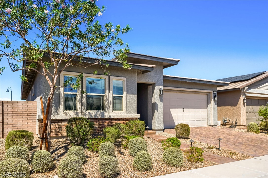 647 Longfeather Street Property Photo 2