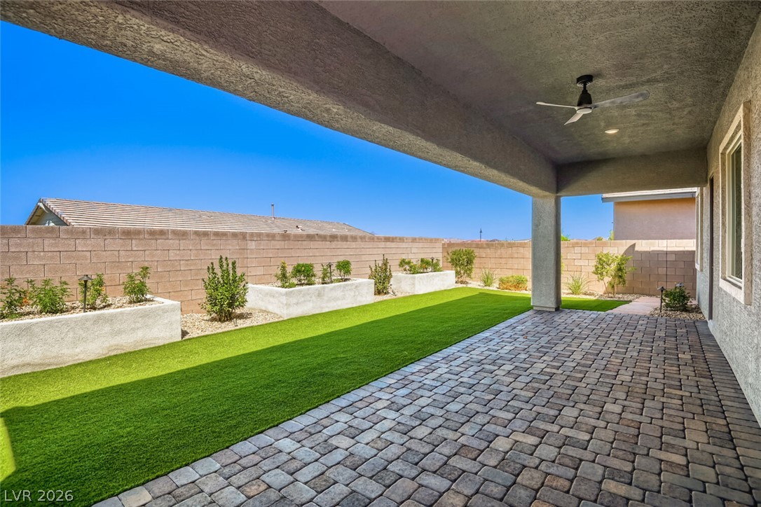 647 Longfeather Street Property Photo 22