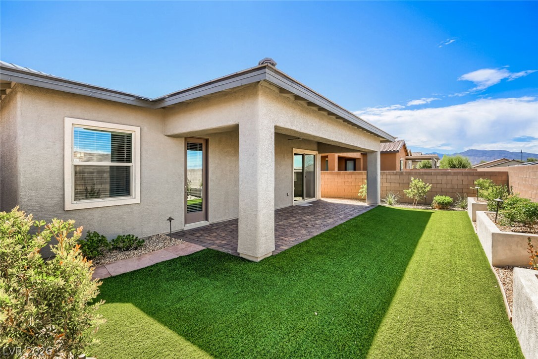 647 Longfeather Street Property Photo 24