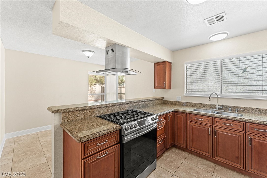 5570 White Cap Street Property Photo 3