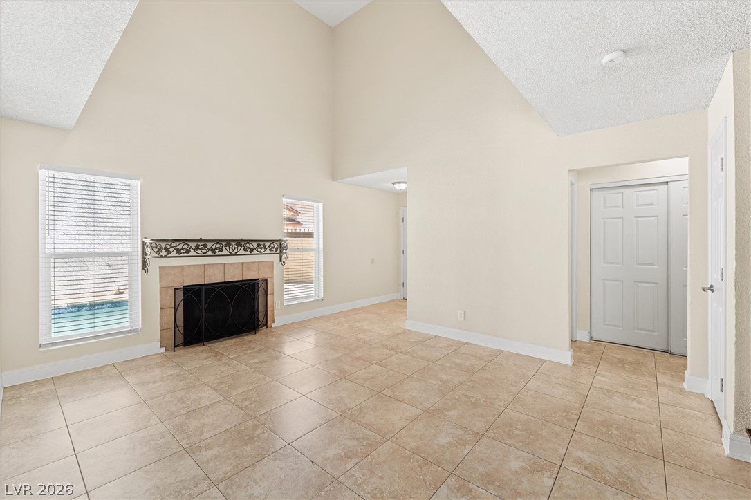 5570 White Cap Street Property Photo 4