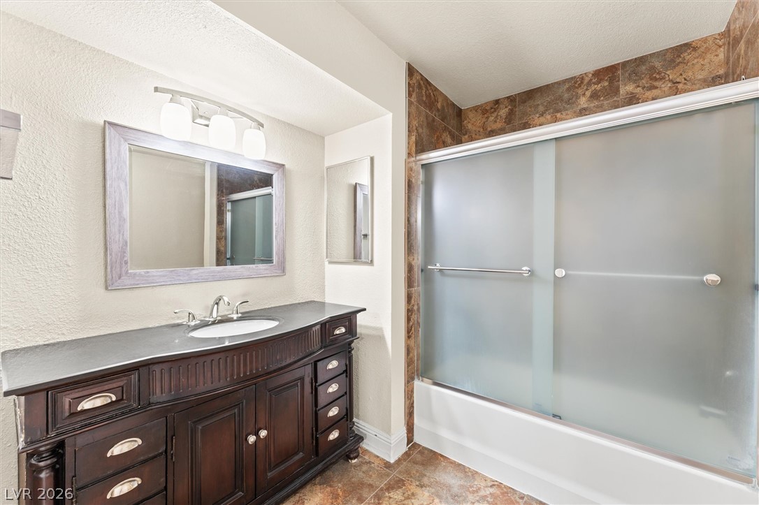5570 White Cap Street Property Photo 11