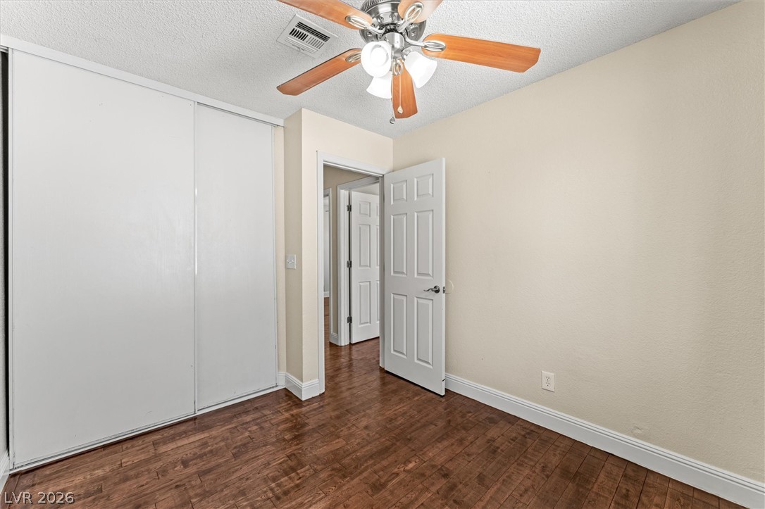 5570 White Cap Street Property Photo 14