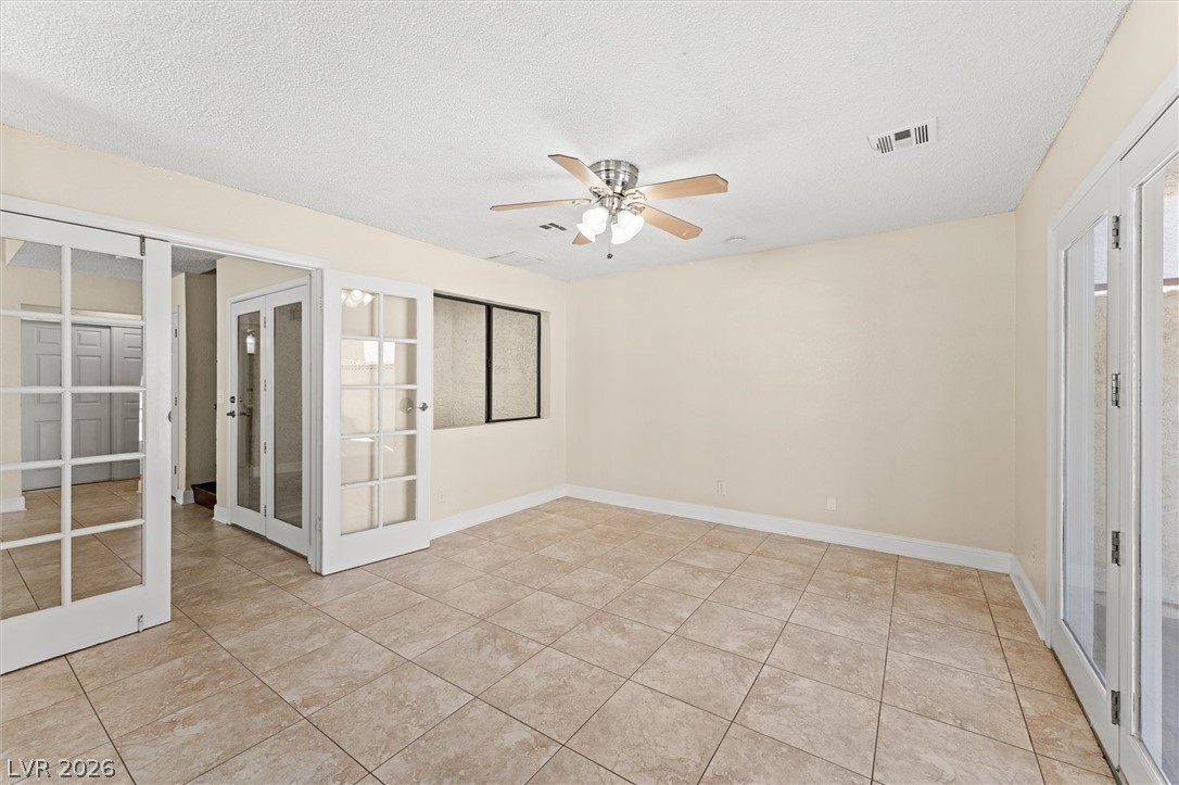 5570 White Cap Street Property Photo 18