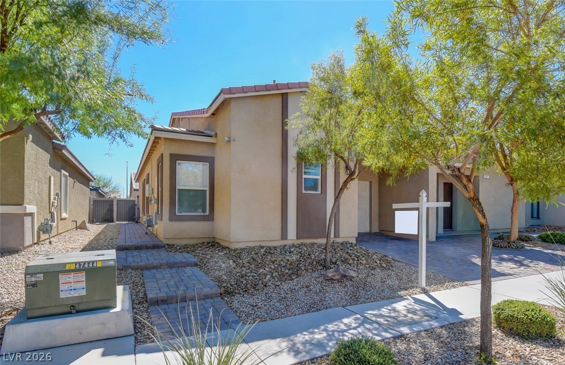 7526 Crested Moon Street Property Photo 4