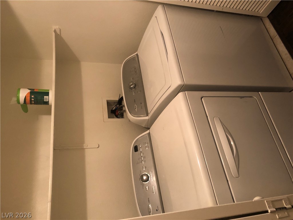 10245 South Maryland Parkway 1221 Property Photo 6