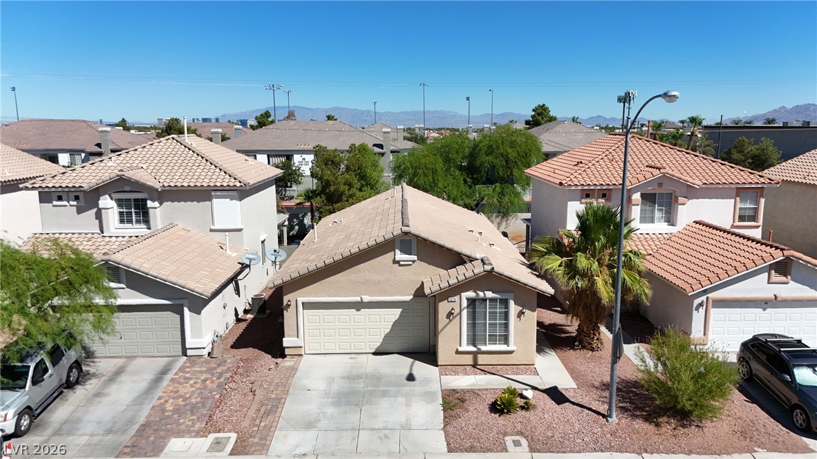 1076 Sweeping Vine Avenue Property Photo 3