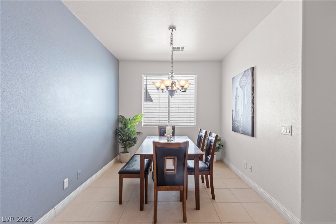 1076 Sweeping Vine Avenue Property Photo 8