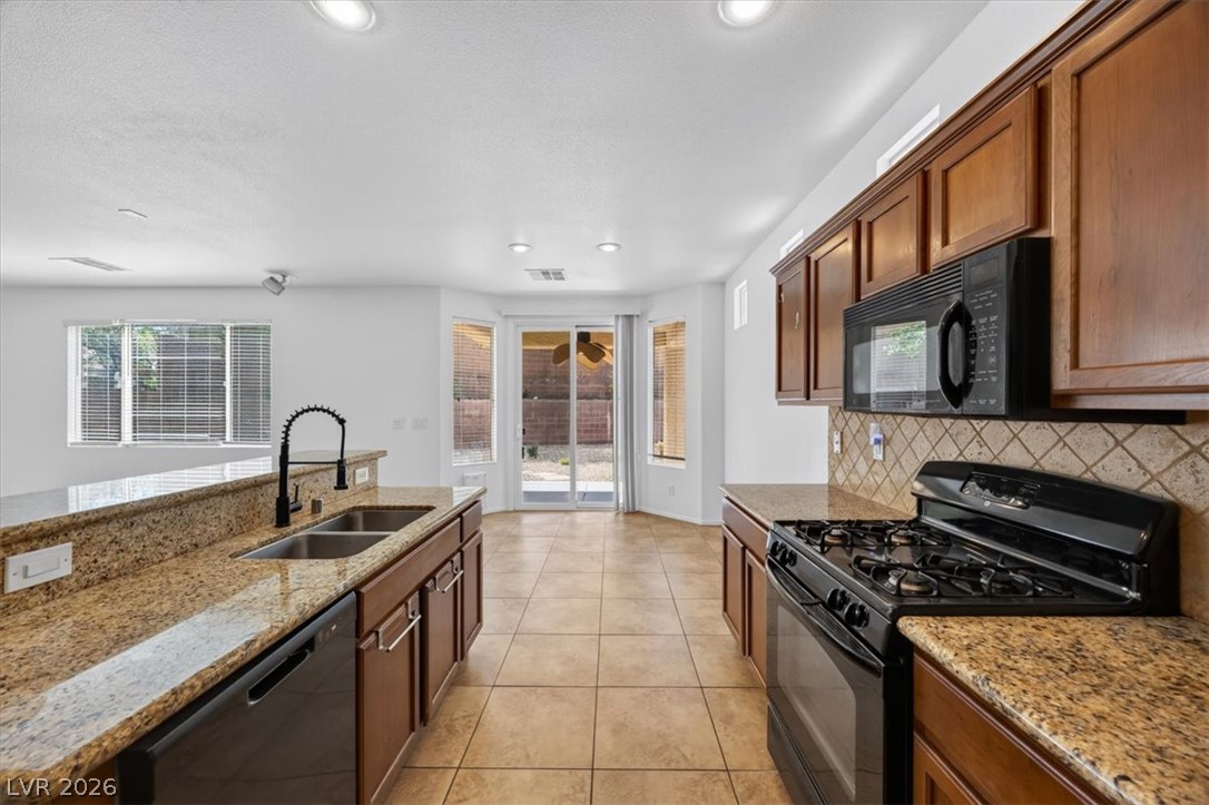 9075 Cloudy Mountain Place Property Photo 15