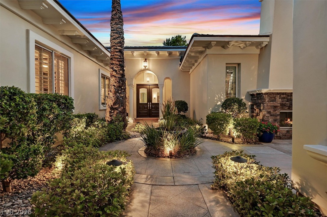 12057 Oakland Hills Drive Property Photo 2