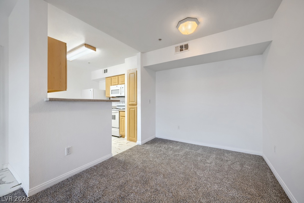 6955 North Durango Drive 3086 Property Photo 7