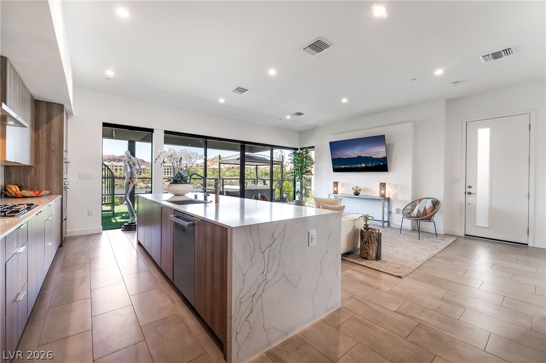16 Heron Harbour Drive Property Photo 14