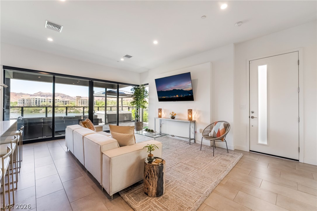 16 Heron Harbour Drive Property Photo 15