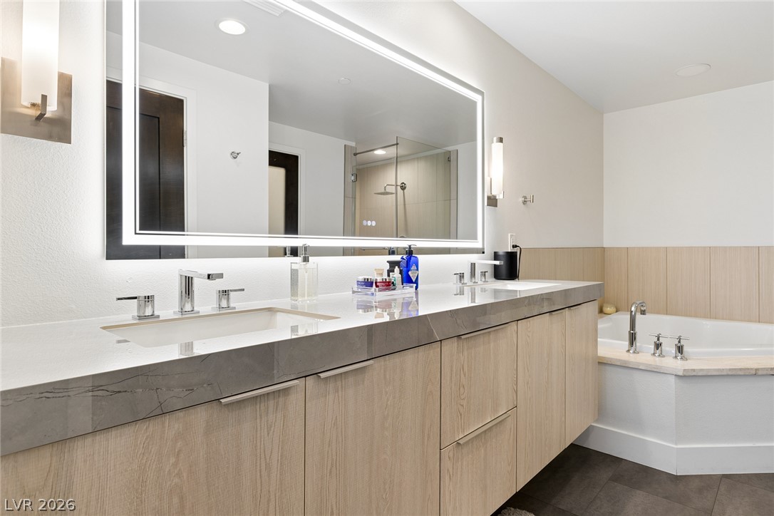 2816599 Property Photo 23