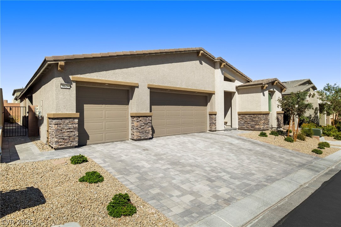 9628 Slate Peak Avenue Property Photo 3