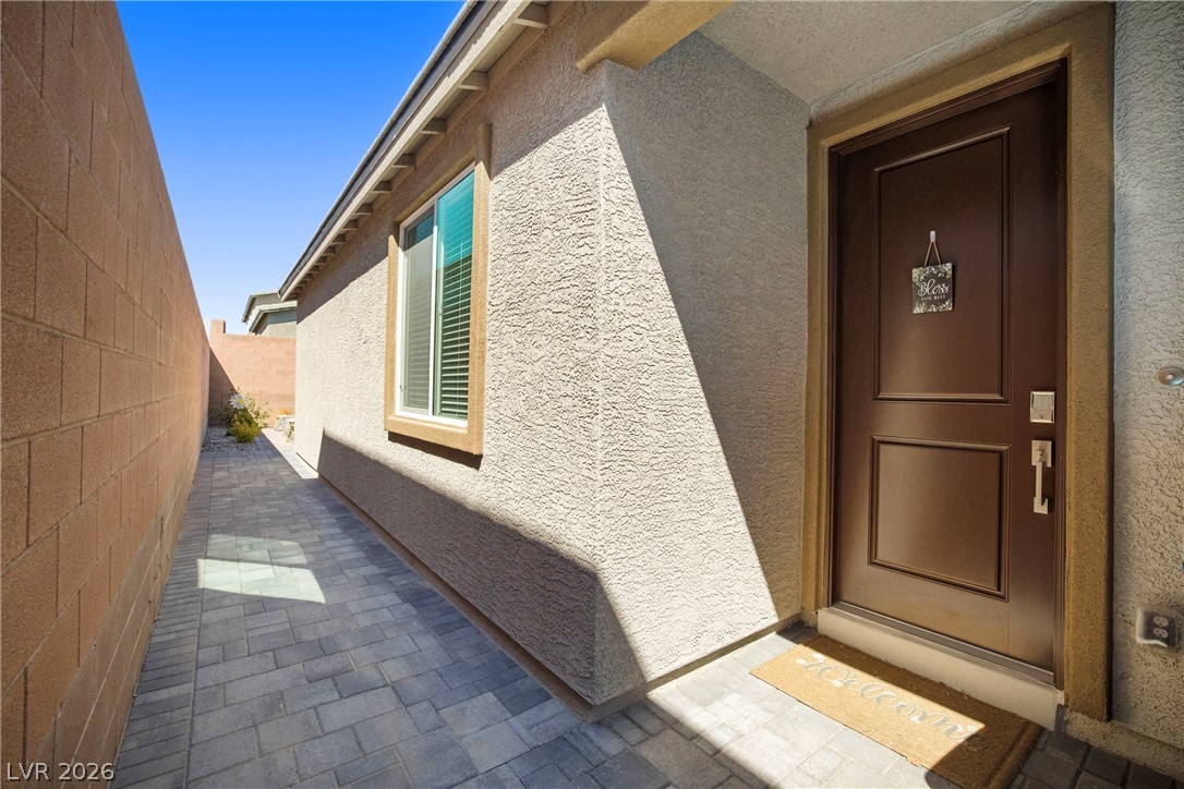 9628 Slate Peak Avenue Property Photo 4