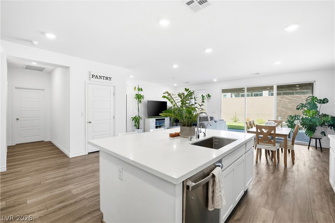 9628 Slate Peak Avenue Property Photo 7