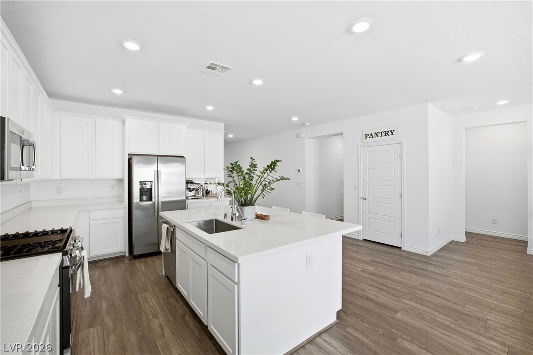 9628 Slate Peak Avenue Property Photo 8