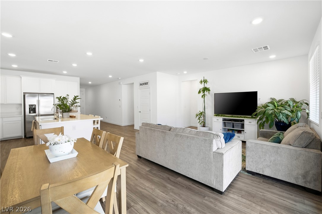 9628 Slate Peak Avenue Property Photo 11