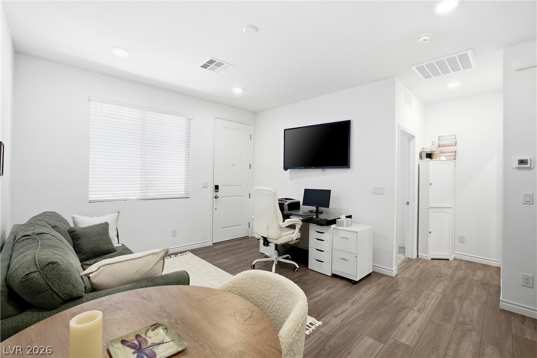 9628 Slate Peak Avenue Property Photo 13