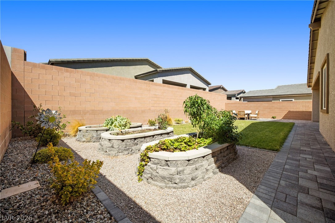 9628 Slate Peak Avenue Property Photo 38
