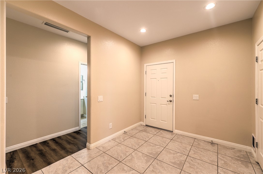 7148 Crescentville Avenue Property Photo 5