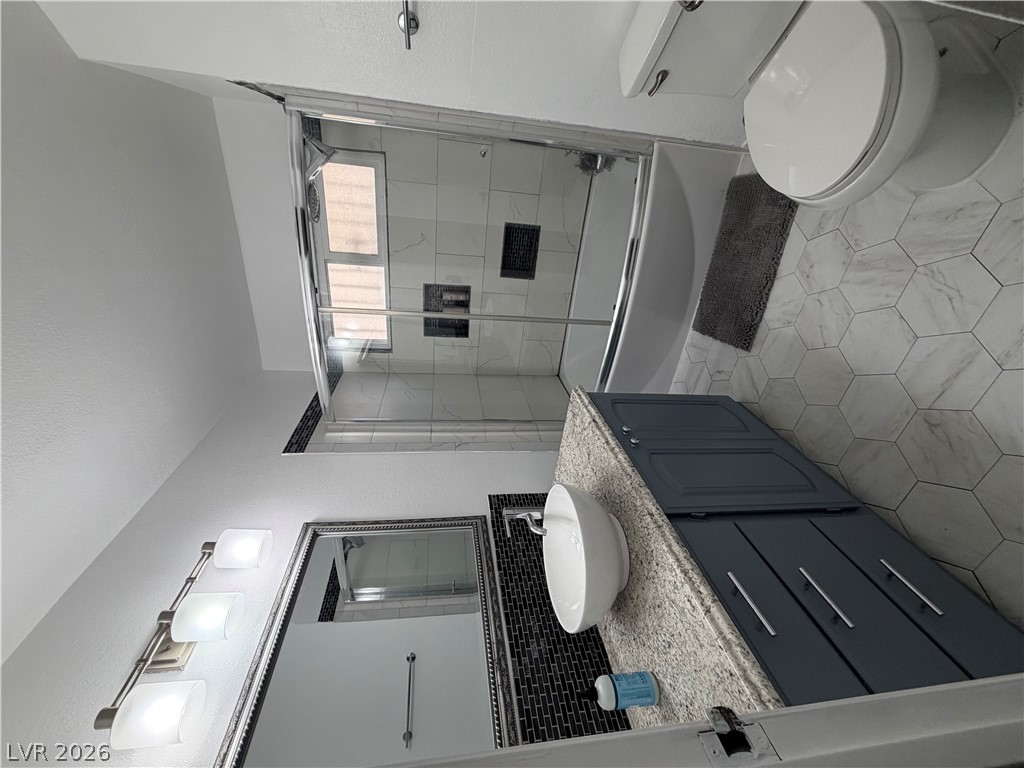2816624 Property Photo 2
