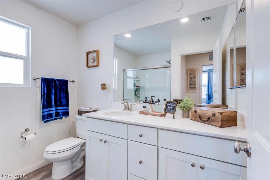 7712 Lush Oasis Avenue Property Photo 4