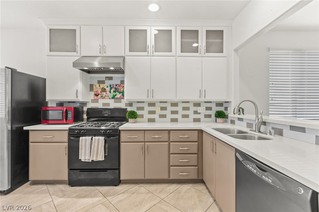 375 Golden Shore Drive Property Photo 12