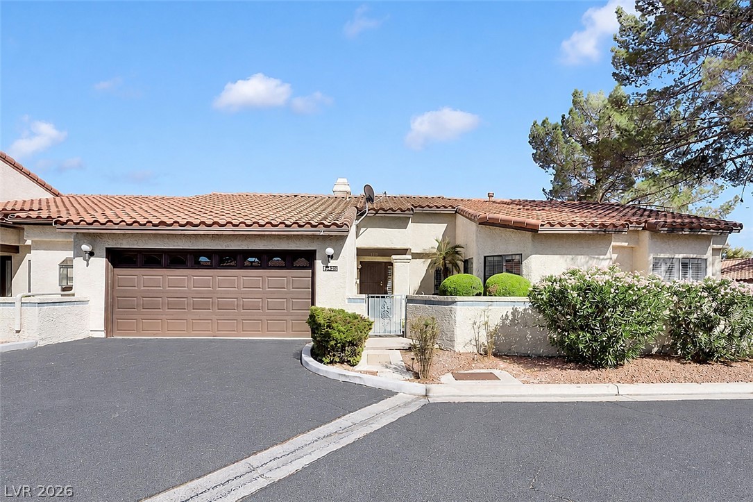 3125 La Mancha Way Property Photo 1