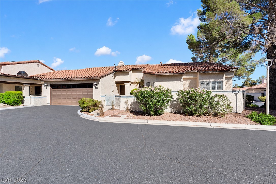 3125 La Mancha Way Property Photo 2