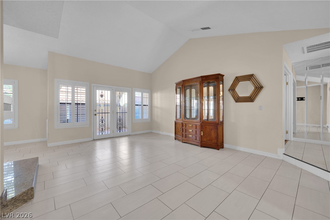 3125 La Mancha Way Property Photo 6
