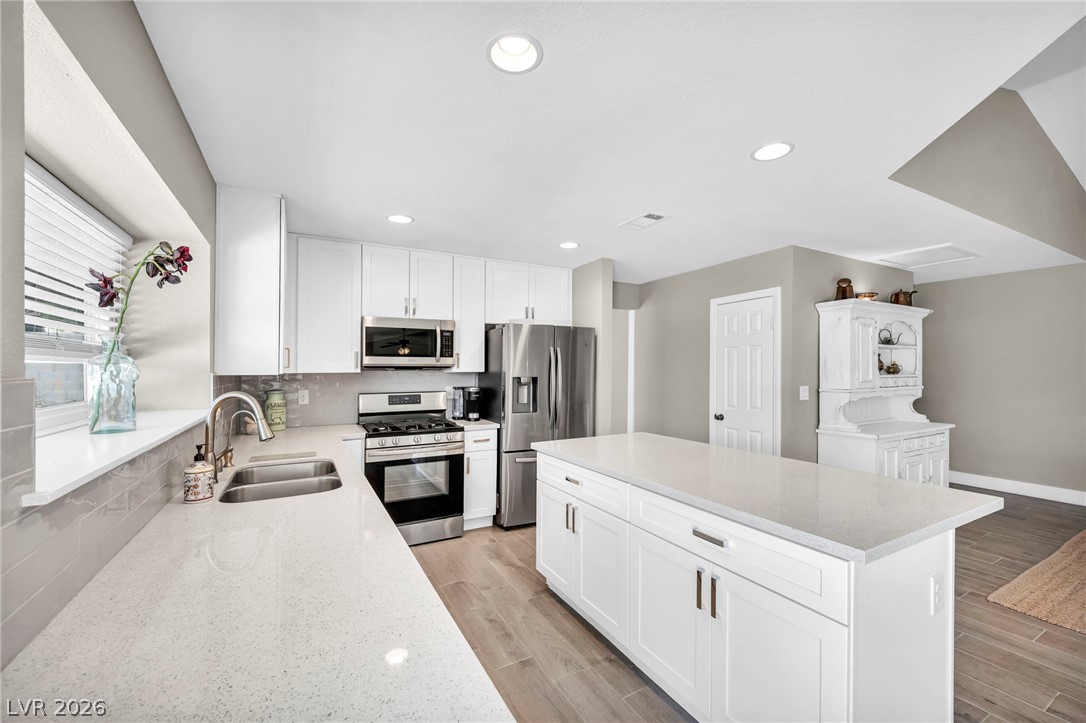 3249 Palmdesert Way Property Photo 5