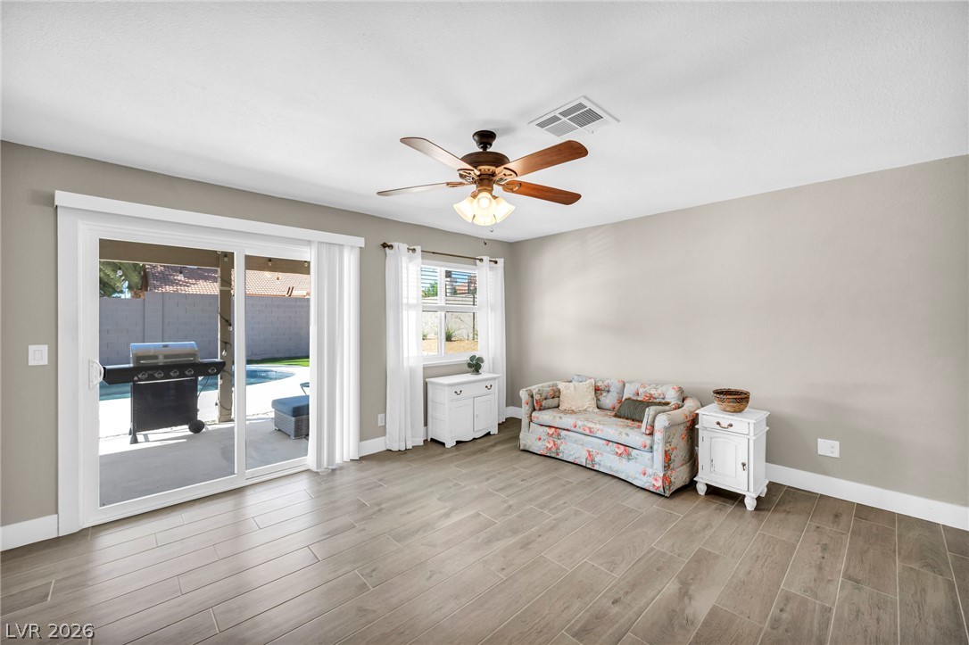 3249 Palmdesert Way Property Photo 17
