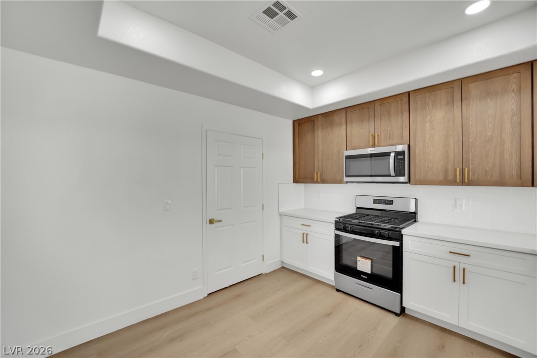 1240 Las Brisas Court Property Photo 10