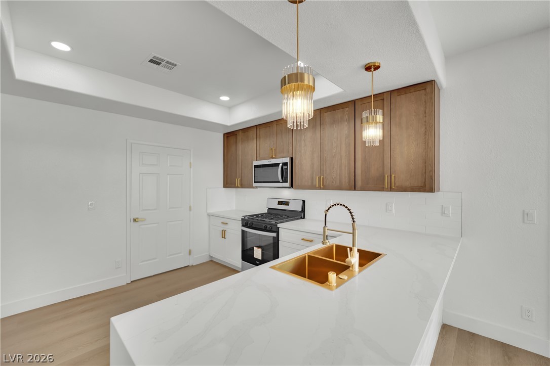 1240 Las Brisas Court Property Photo 14