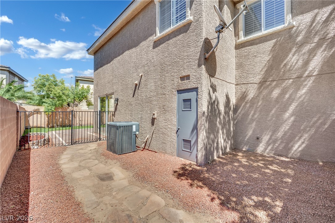 1240 Las Brisas Court Property Photo 36