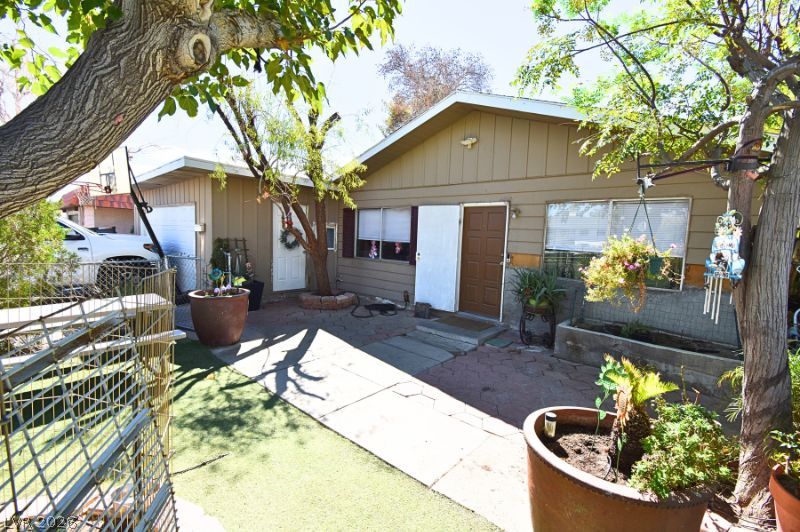 5305 Camden Avenue Property Photo 1