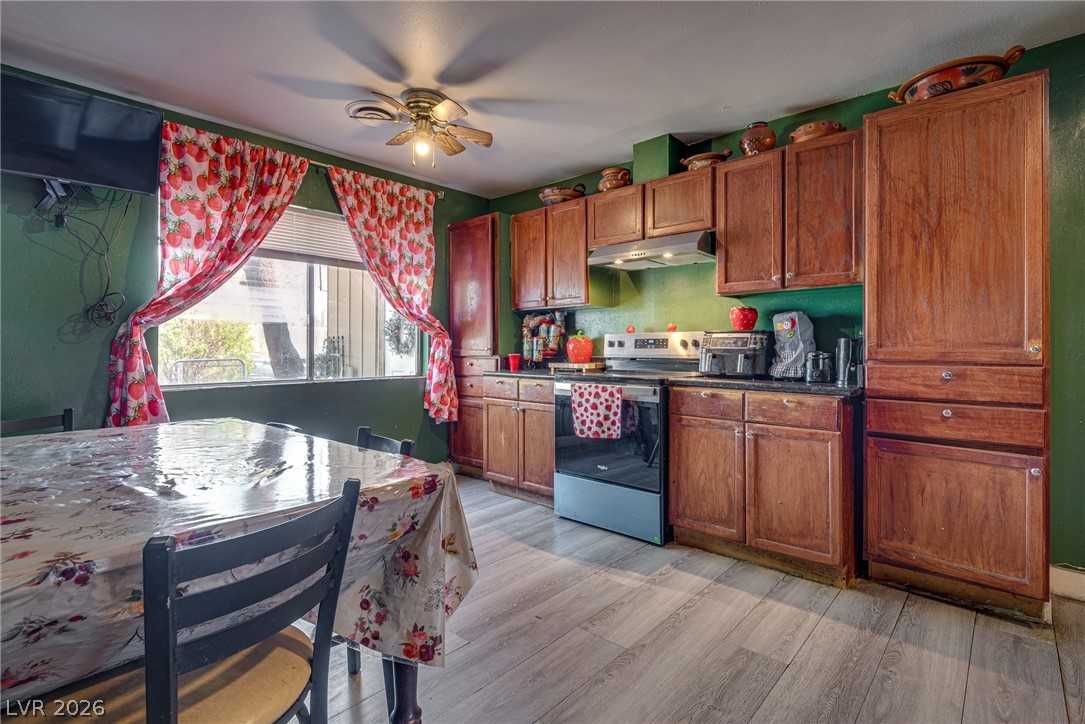 5305 Camden Avenue Property Photo 10